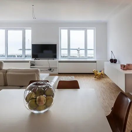 Apartamento Des Nations 5d